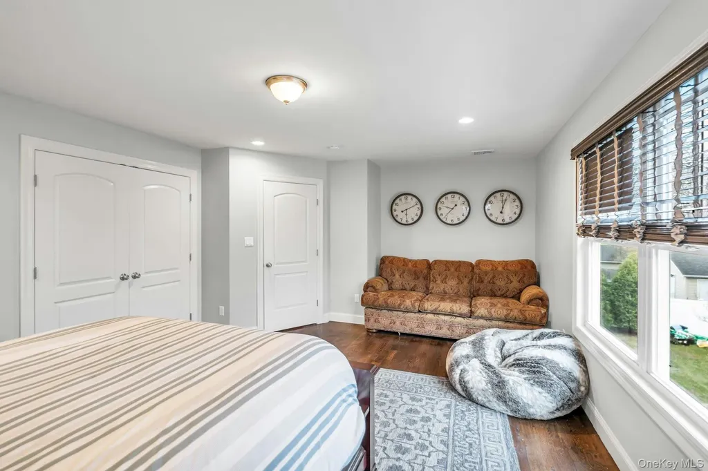 10 Beverly Road Farmingdale NY 11735
