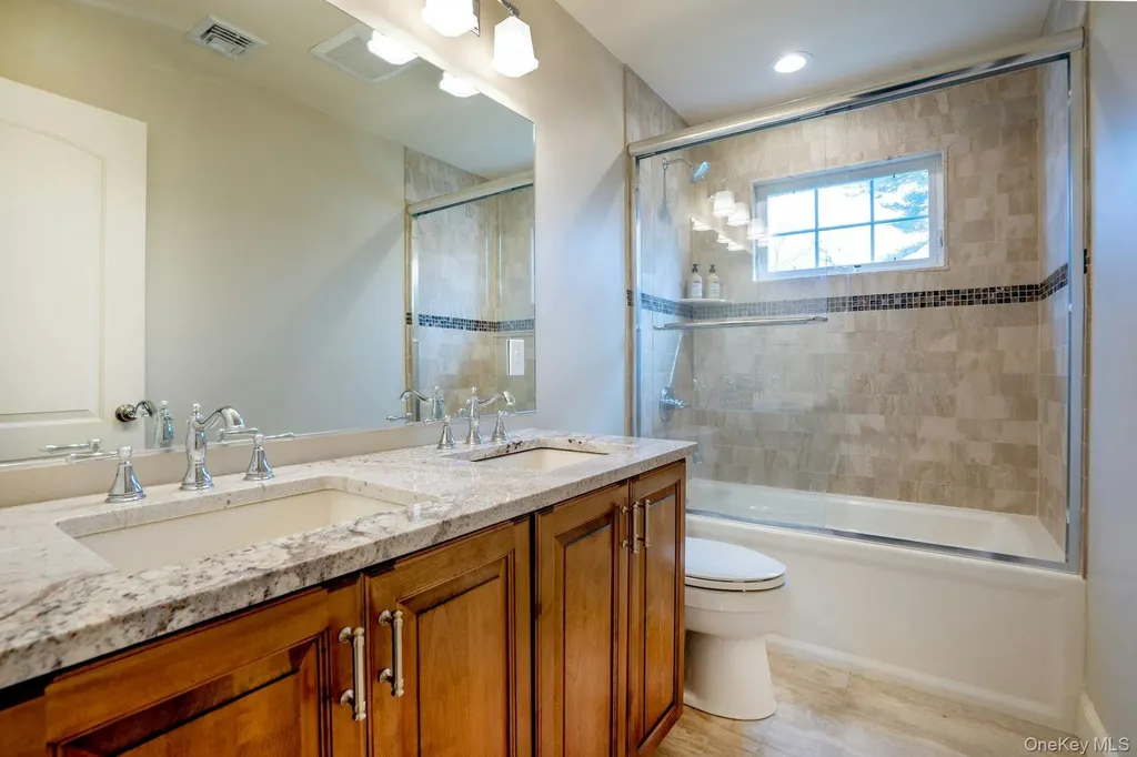 10 Beverly Road Farmingdale NY 11735