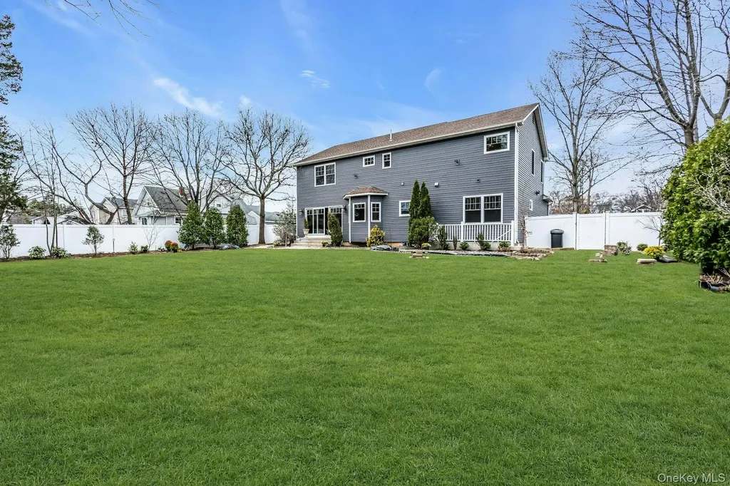 10 Beverly Road Farmingdale NY 11735