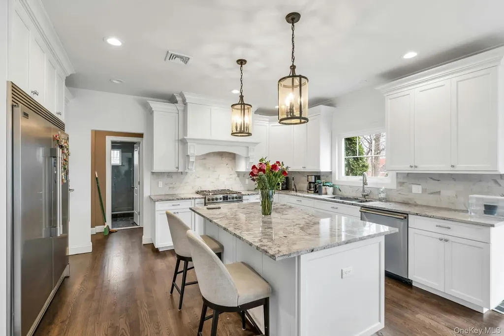 10 Beverly Road Farmingdale NY 11735