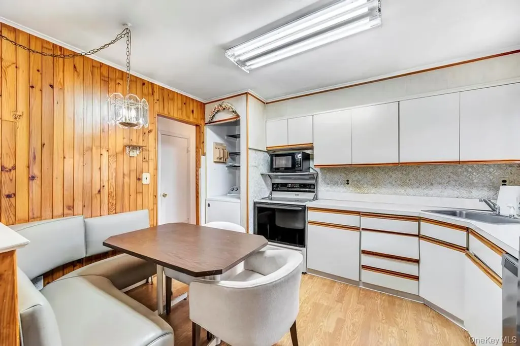114 Norman Drive Bohemia NY 11716