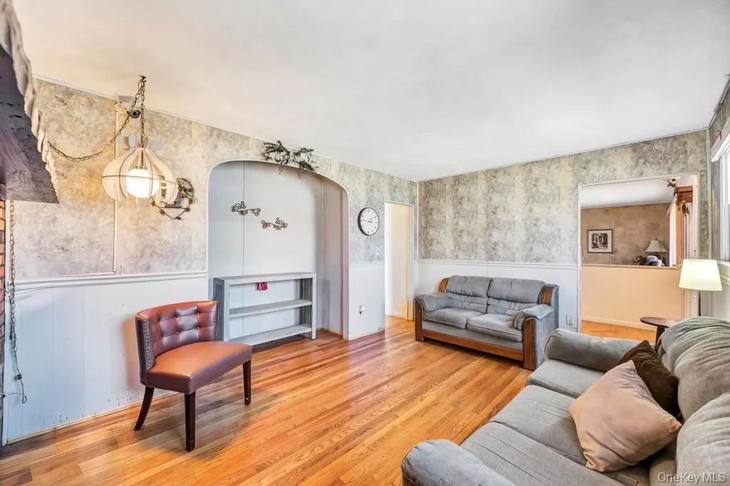 114 Norman Drive Bohemia NY 11716
