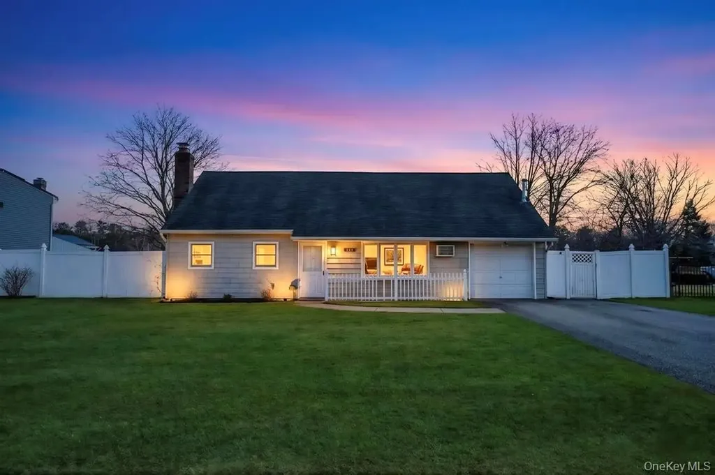 114 Norman Drive Bohemia NY 11716