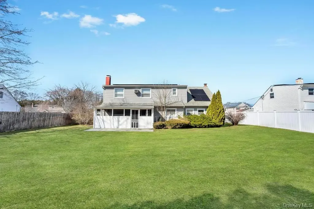 114 Norman Drive Bohemia NY 11716