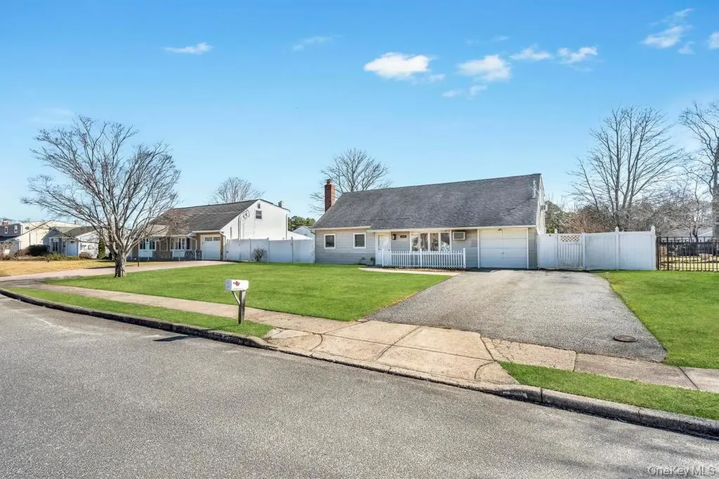 114 Norman Drive Bohemia NY 11716