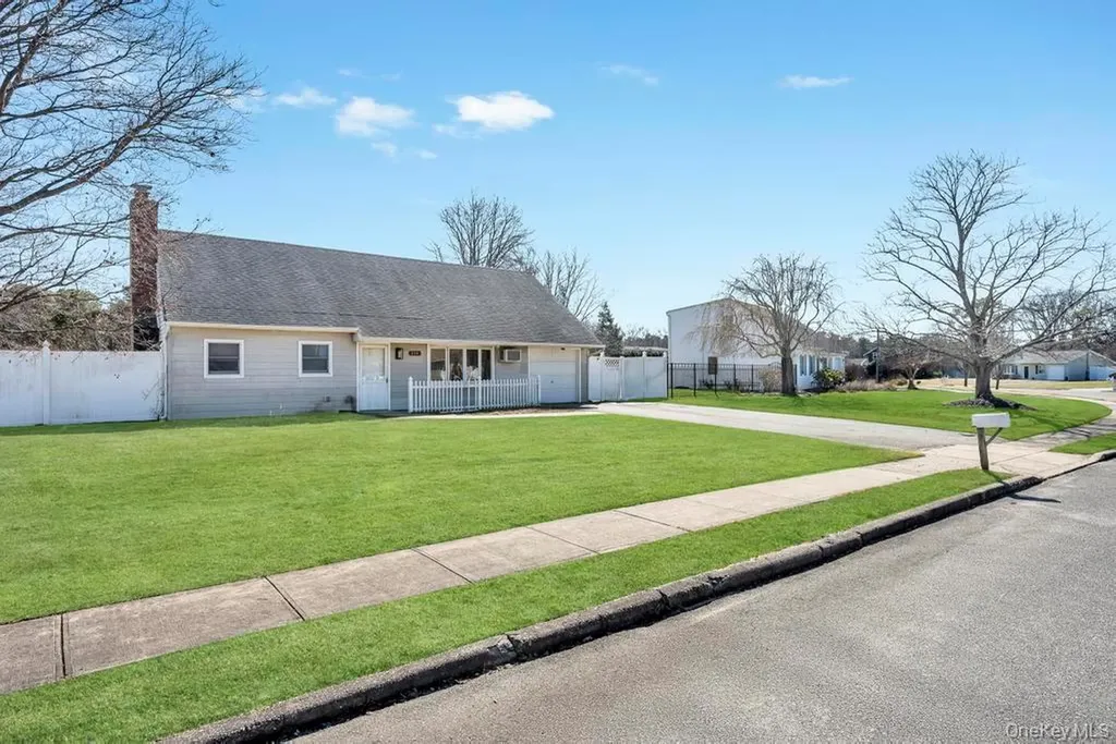 114 Norman Drive Bohemia NY 11716