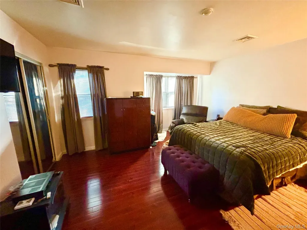 18 Kensington Court Nanuet NY 10954