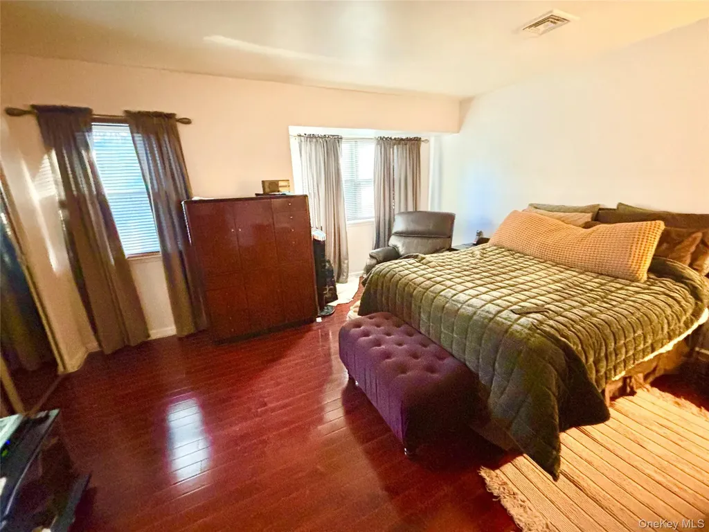 18 Kensington Court Nanuet NY 10954