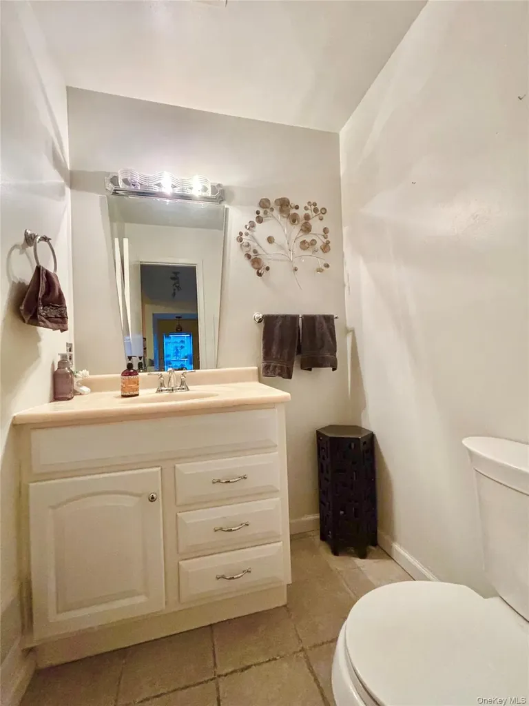 18 Kensington Court Nanuet NY 10954