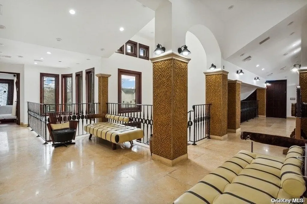 959 S End Road Woodmere NY 11598