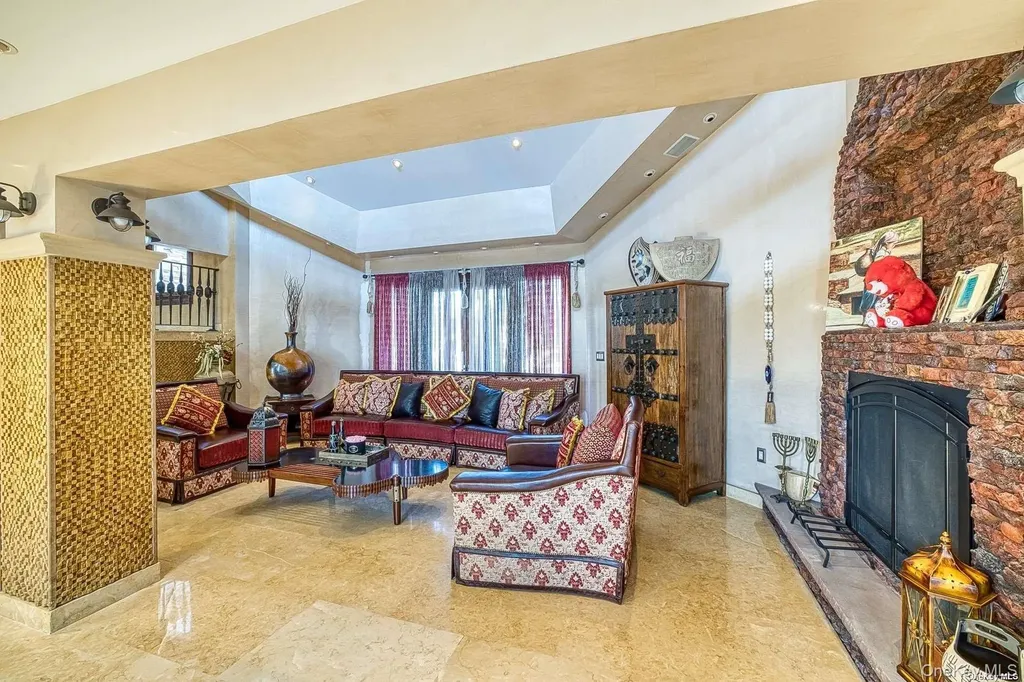 959 S End Road Woodmere NY 11598