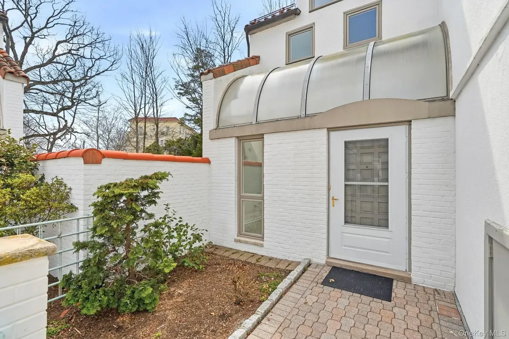 13 Kassel Court Mamaroneck NY 10543