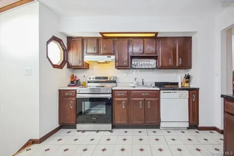 322 Lakeview Street Mahopac NY 10541