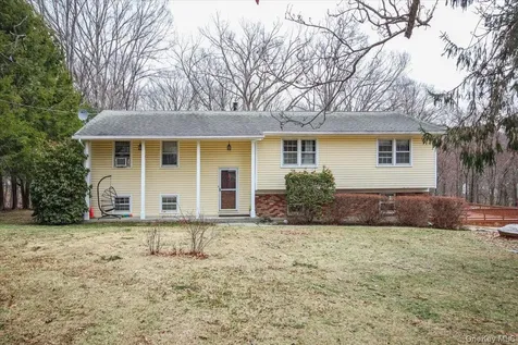 322 Lakeview Street Mahopac NY 10541
