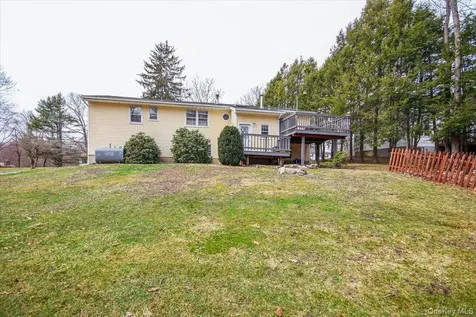 322 Lakeview Street Mahopac NY 10541