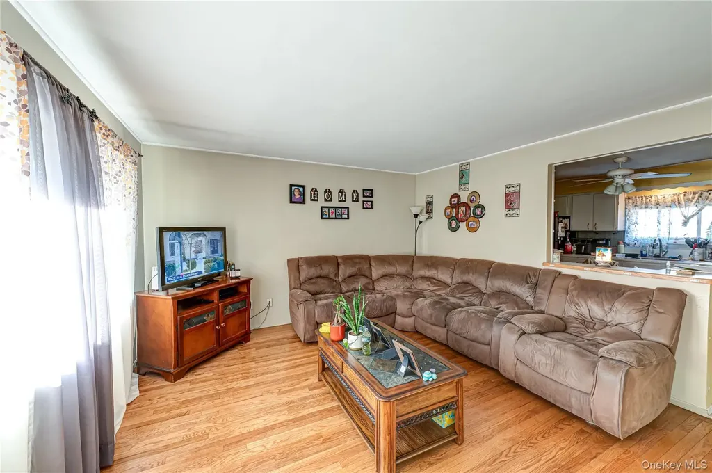 347 Atlantic Avenue Bay Shore NY 11706