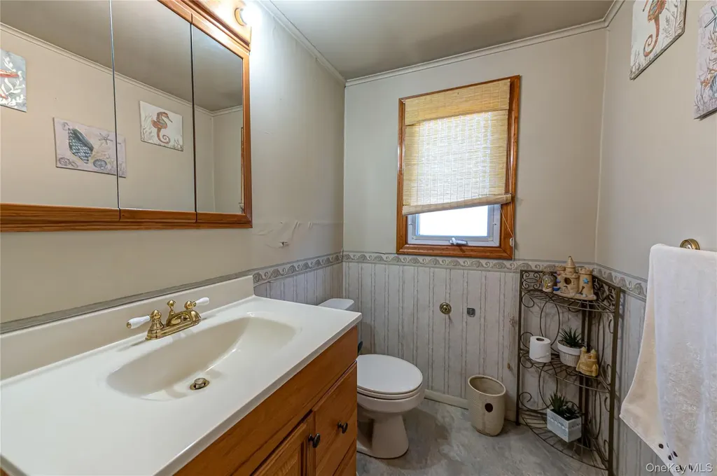 347 Atlantic Avenue Bay Shore NY 11706