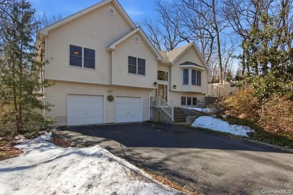 247 Dogwood Drive Wading River NY 11792