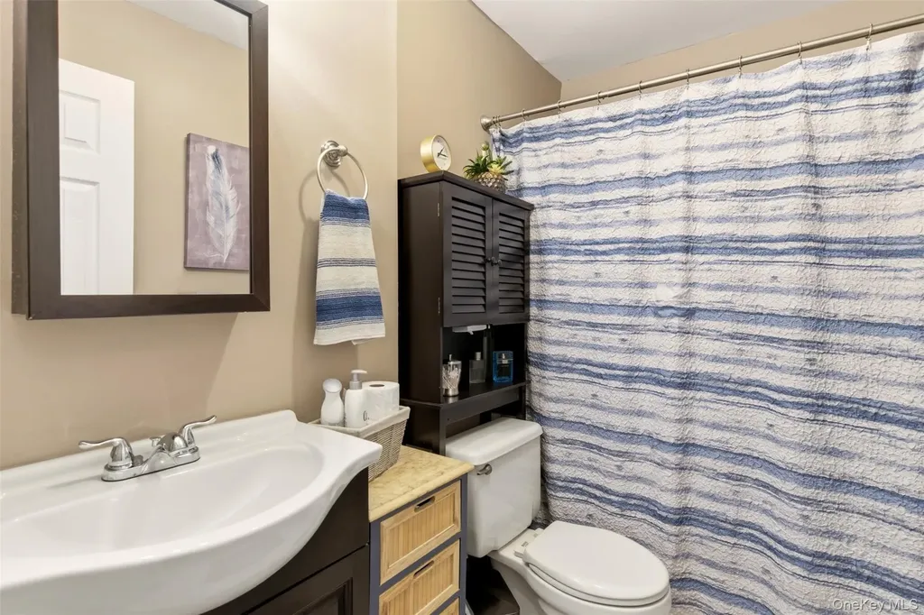 17 Westminster Lane West Islip NY 11795
