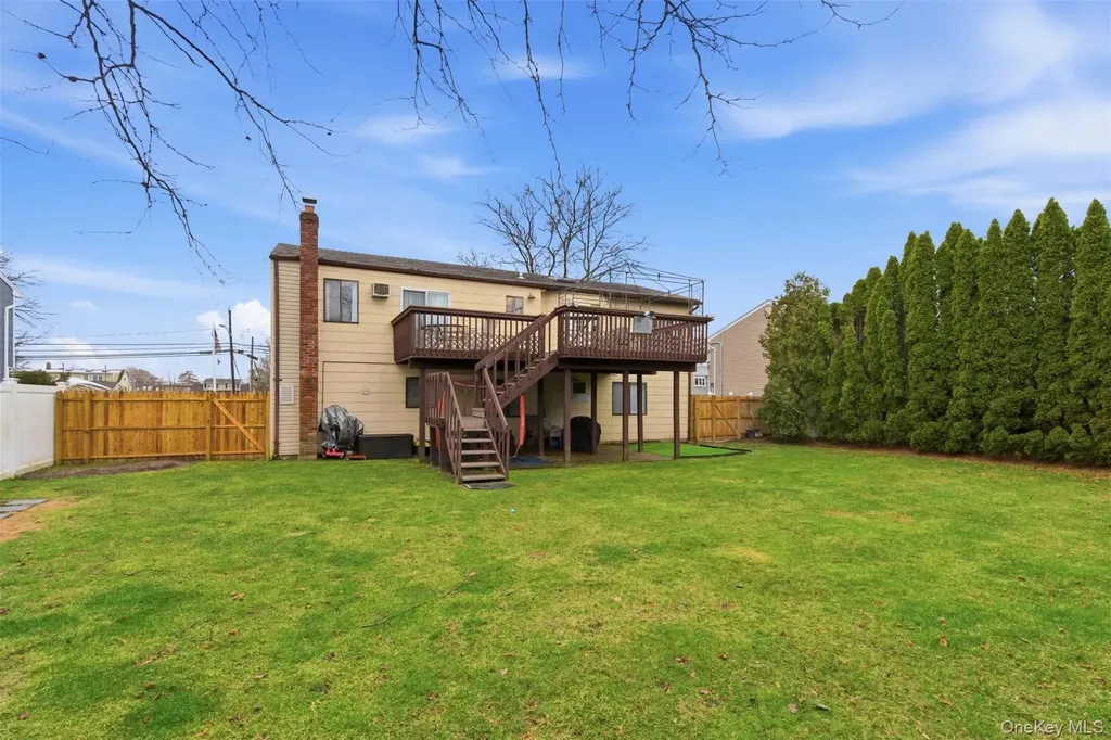 17 Westminster Lane West Islip NY 11795