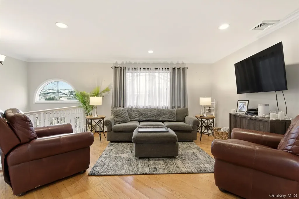 17 Westminster Lane West Islip NY 11795