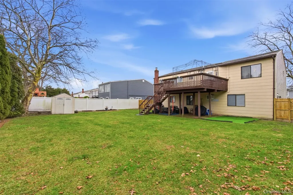 17 Westminster Lane West Islip NY 11795