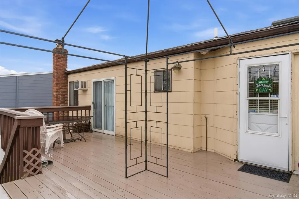 17 Westminster Lane West Islip NY 11795