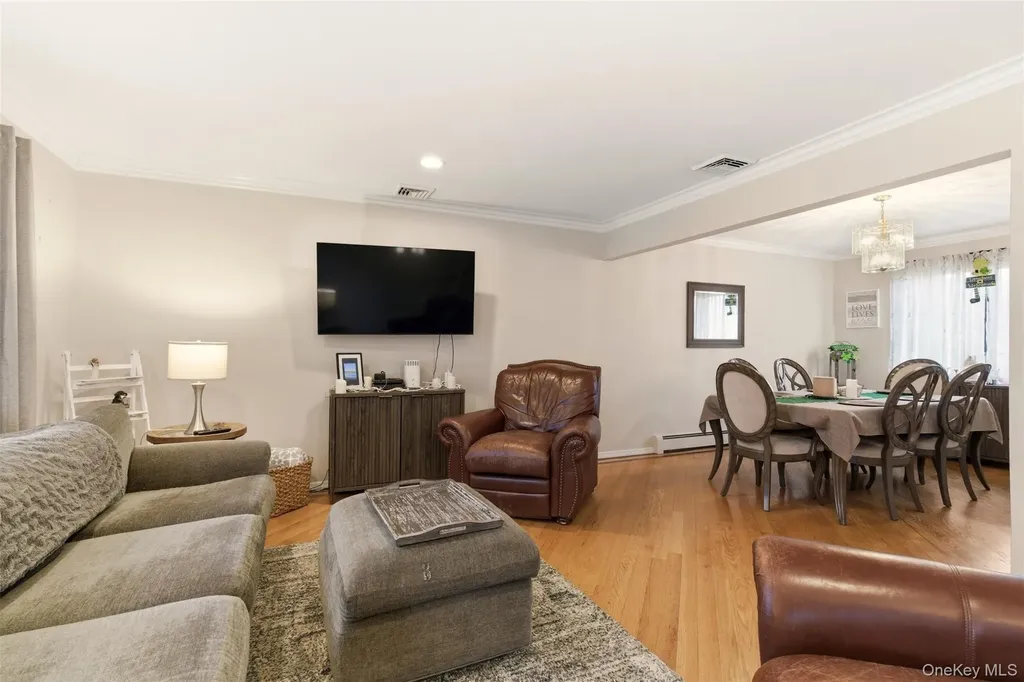 17 Westminster Lane West Islip NY 11795