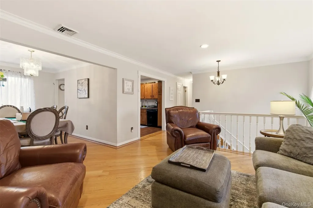 17 Westminster Lane West Islip NY 11795