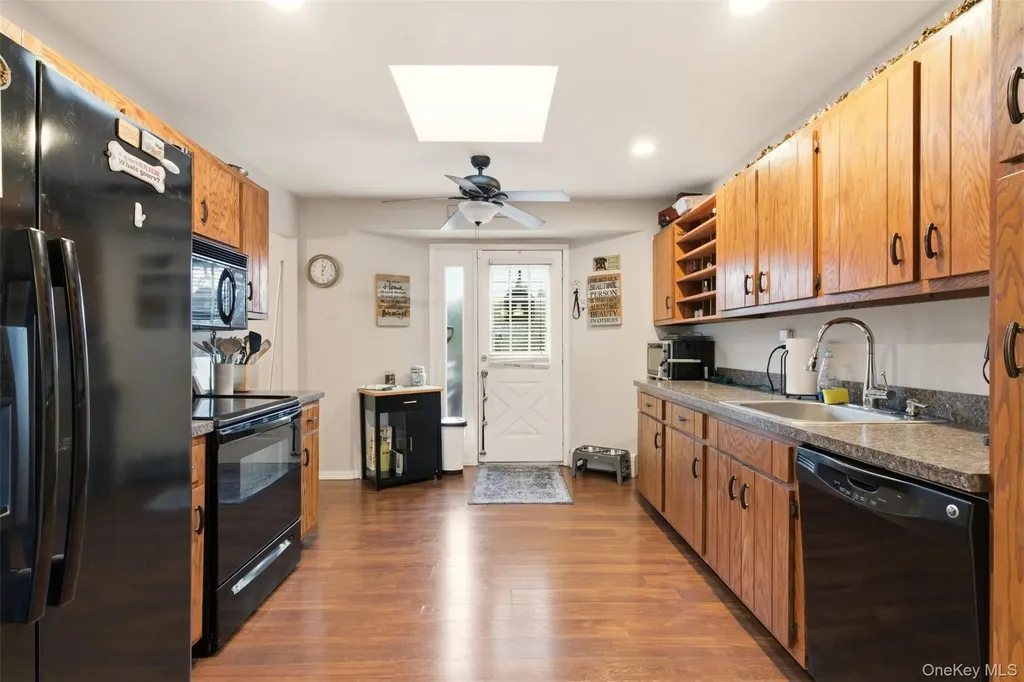 17 Westminster Lane West Islip NY 11795