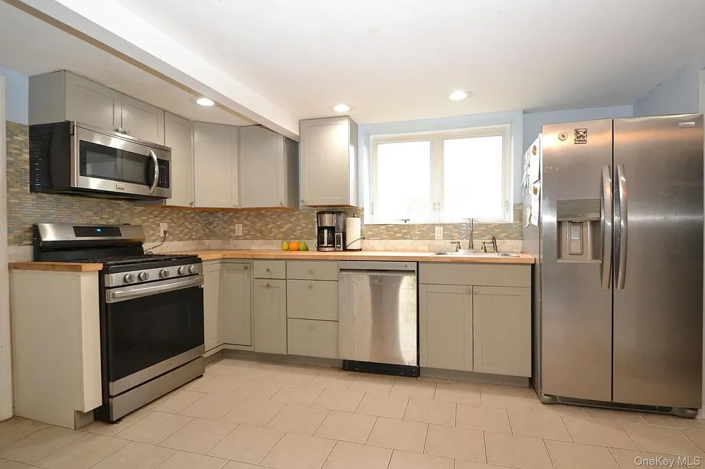 111 Fuller Avenue Islip NY 11751