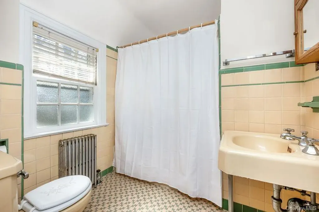 16 Margaret Boulevard Merrick NY 11566