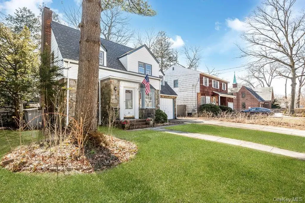 16 Margaret Boulevard Merrick NY 11566