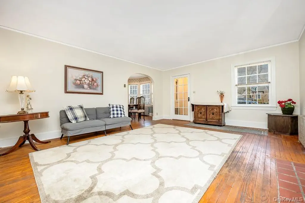 16 Margaret Boulevard Merrick NY 11566