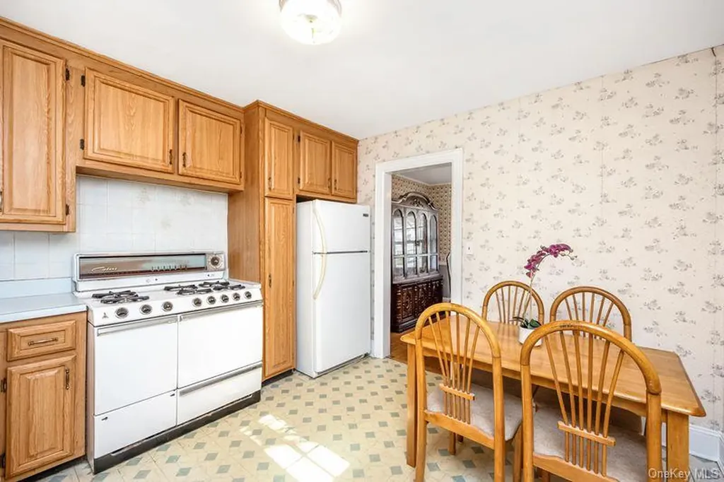 16 Margaret Boulevard Merrick NY 11566