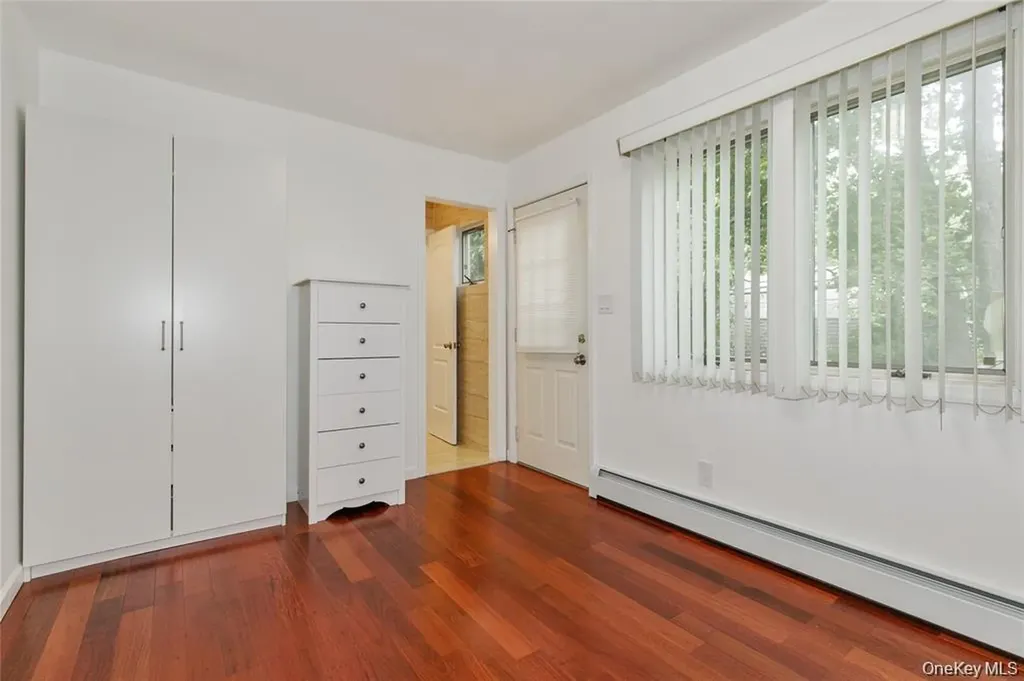 43 Elm Street Great Neck NY 11021