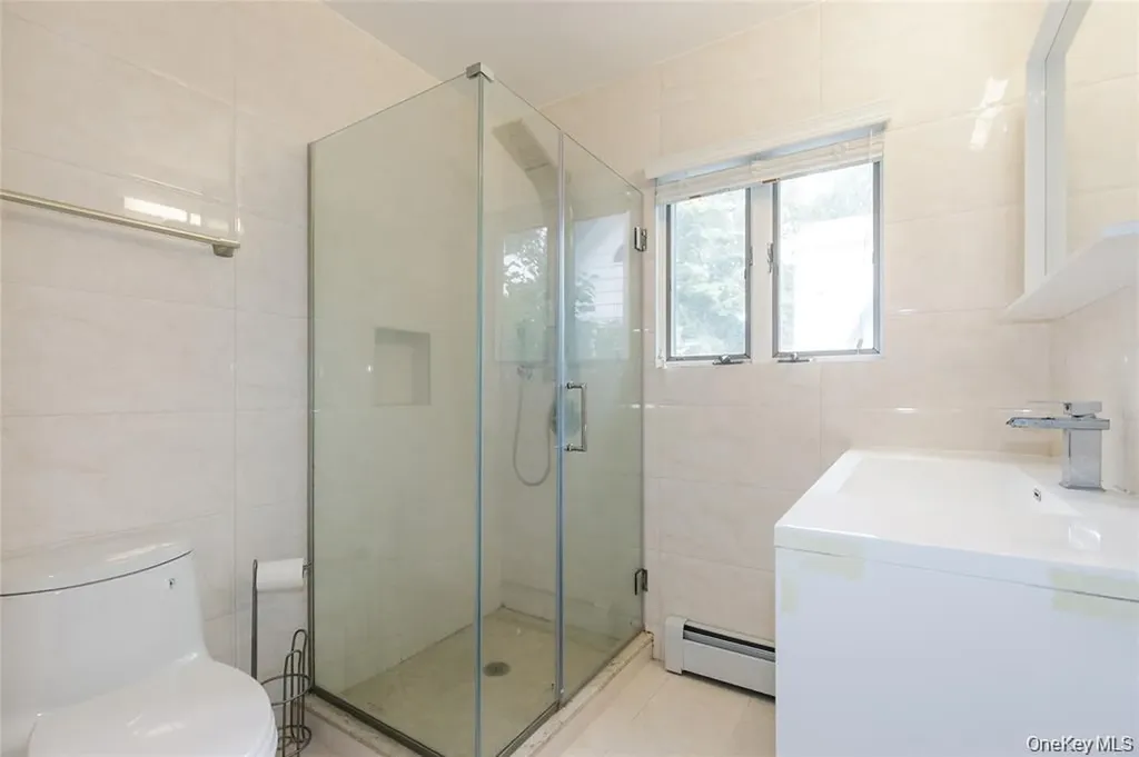 43 Elm Street Great Neck NY 11021