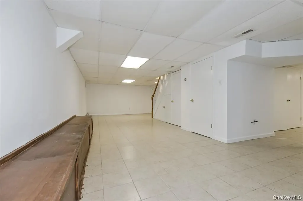 43 Elm Street Great Neck NY 11021