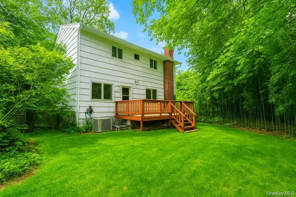 43 Elm Street Great Neck NY 11021