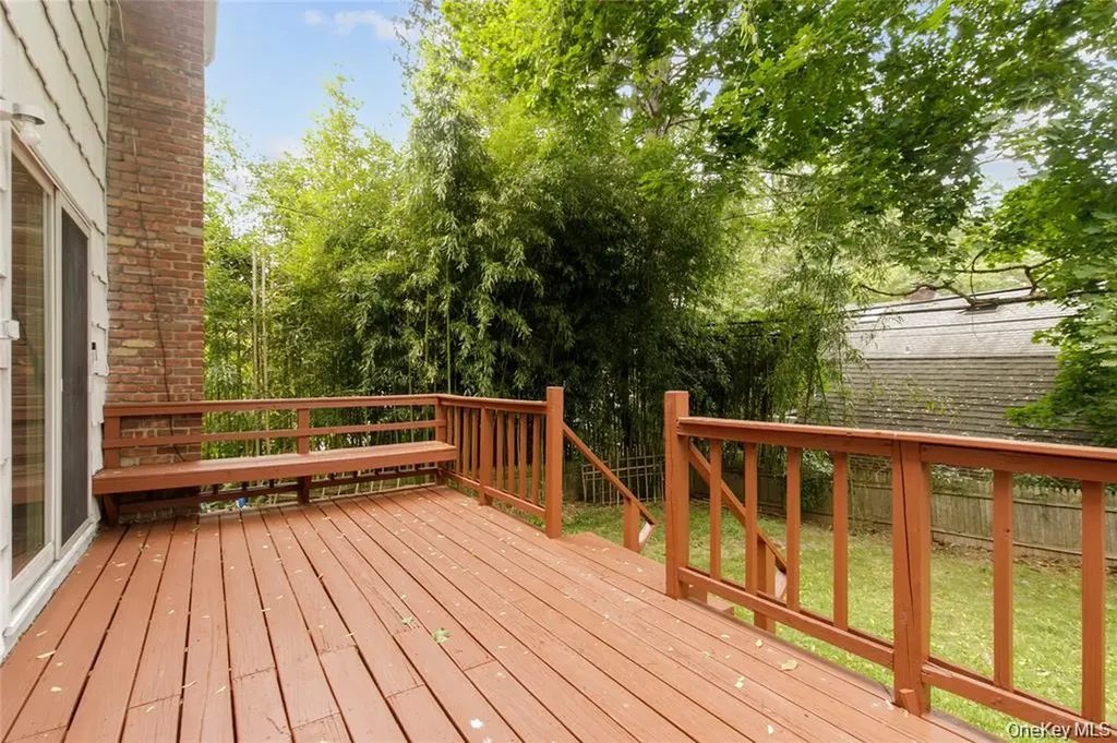 43 Elm Street Great Neck NY 11021
