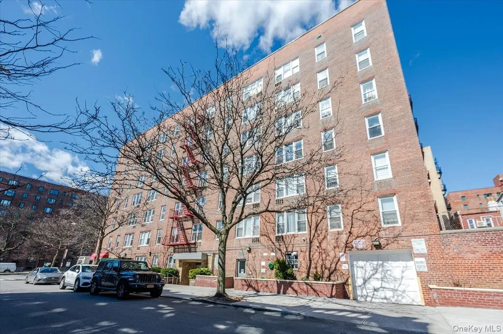 1332 Metropolitan Avenue Bronx NY 10462