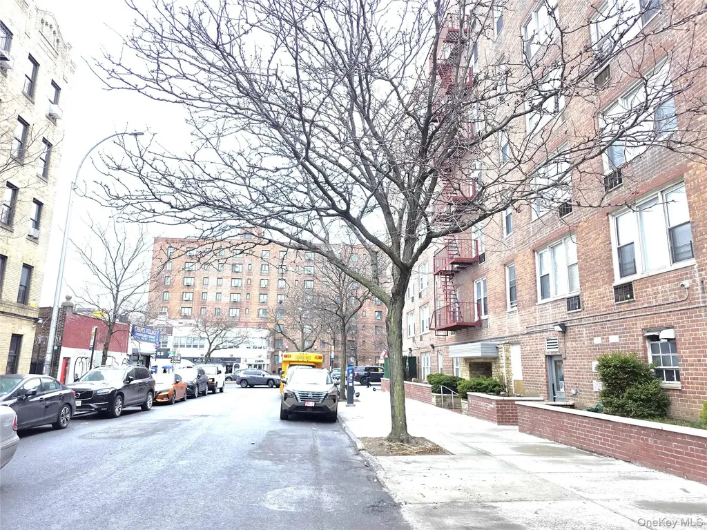 1332 Metropolitan Avenue Bronx NY 10462