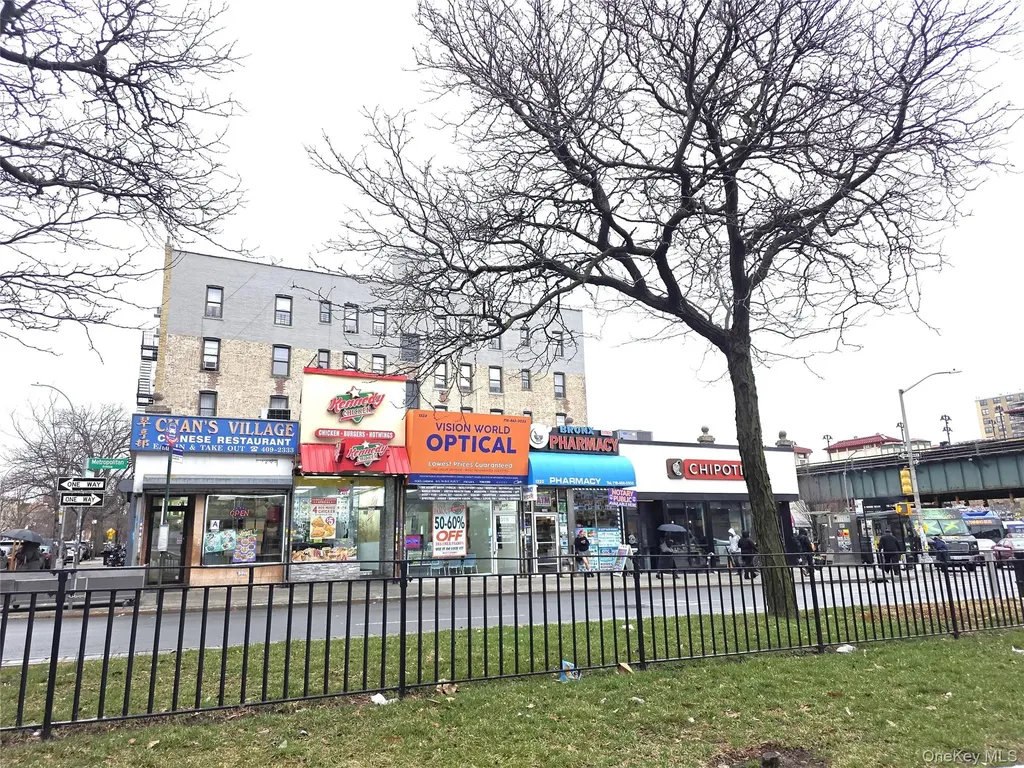 1332 Metropolitan Avenue Bronx NY 10462