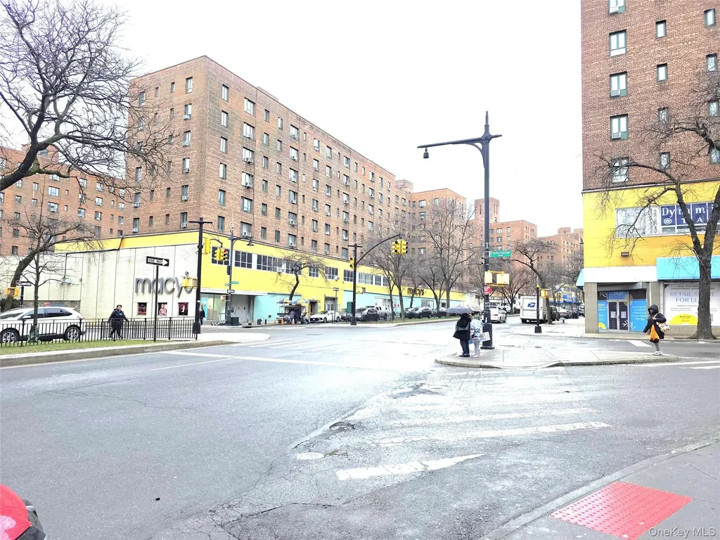 1332 Metropolitan Avenue Bronx NY 10462