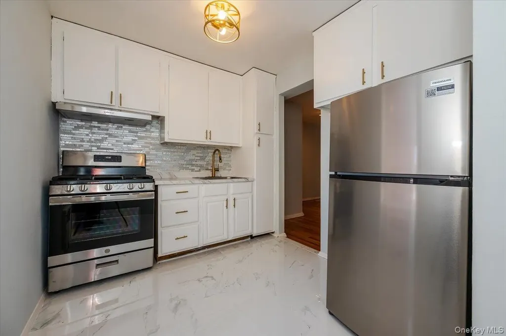 1332 Metropolitan Avenue Bronx NY 10462