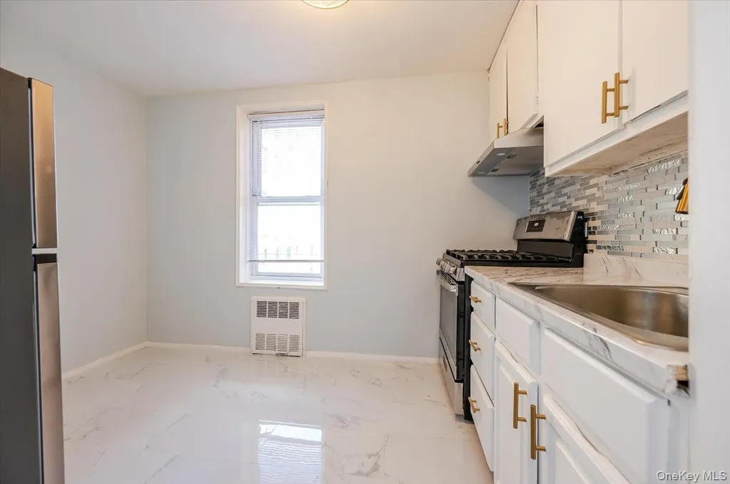 1332 Metropolitan Avenue Bronx NY 10462