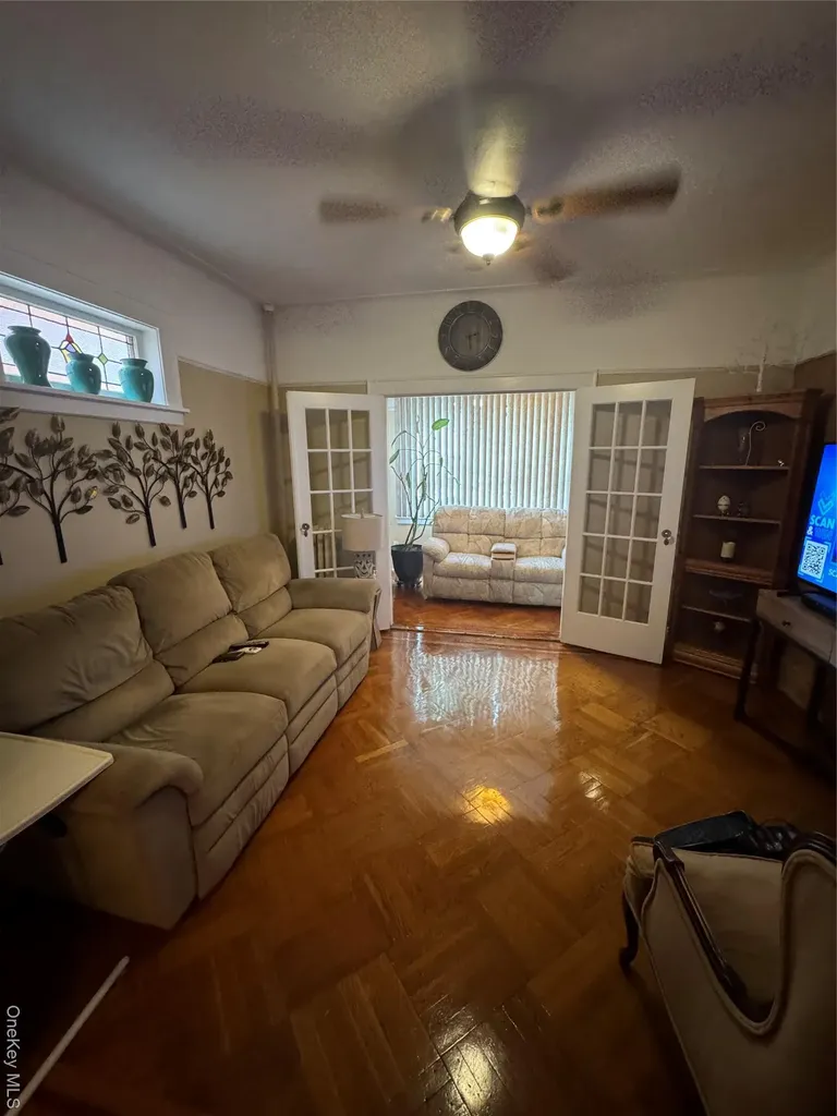 6922 64th Place Ridgewood NY 11385