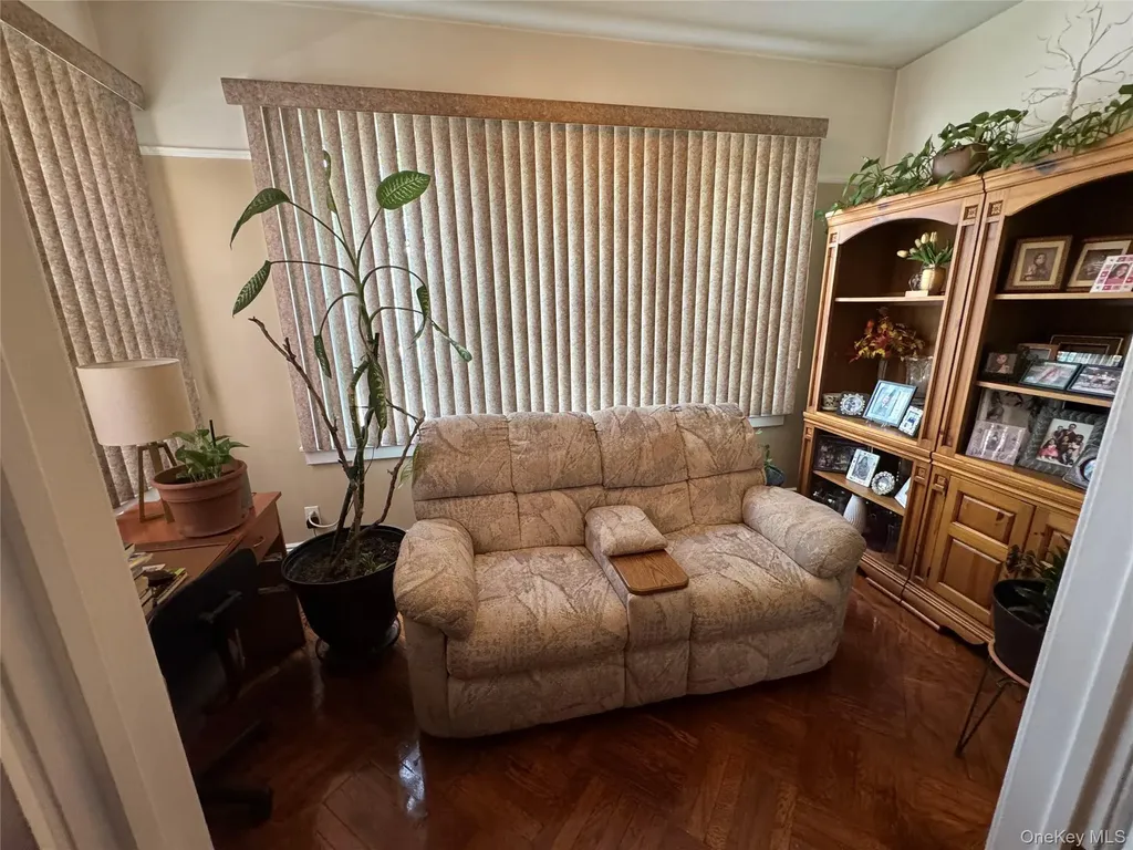 6922 64th Place Ridgewood NY 11385