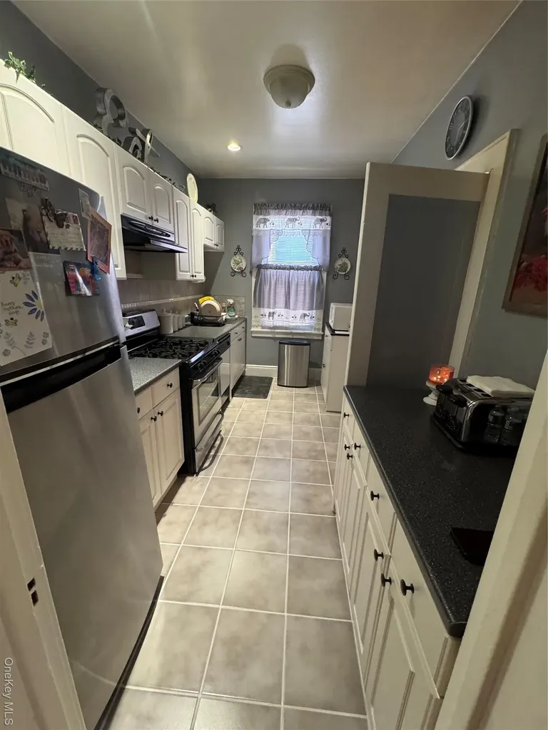 6922 64th Place Ridgewood NY 11385
