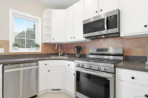 18 Clearwater Court Beacon NY 12508